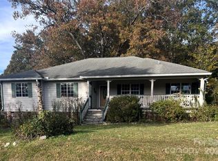 540 Old Haw Creek Rd, Asheville, NC 28805