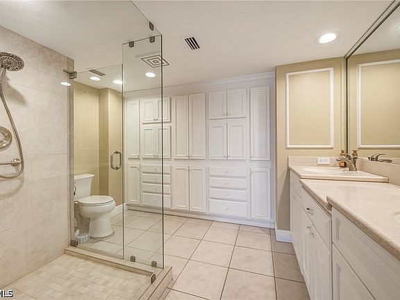 5th image of 7129 Lakeridge View Ct APT 104