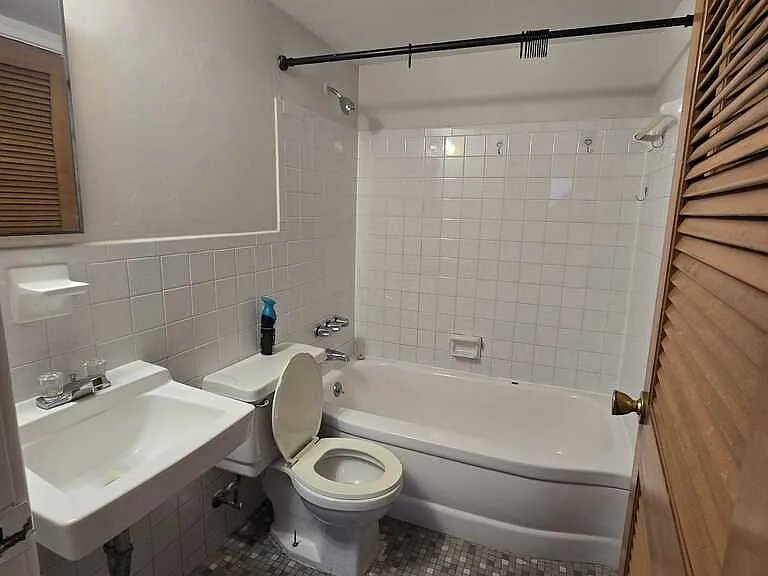 9930 Madaford Ct — Photo 4