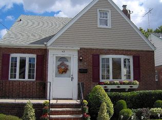 45 Madison St, Franklin Square, NY 11010