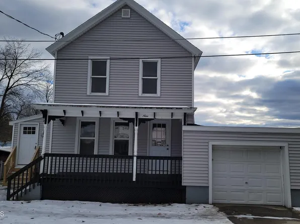 9 Hill Avenue, Corinth, NY 12822