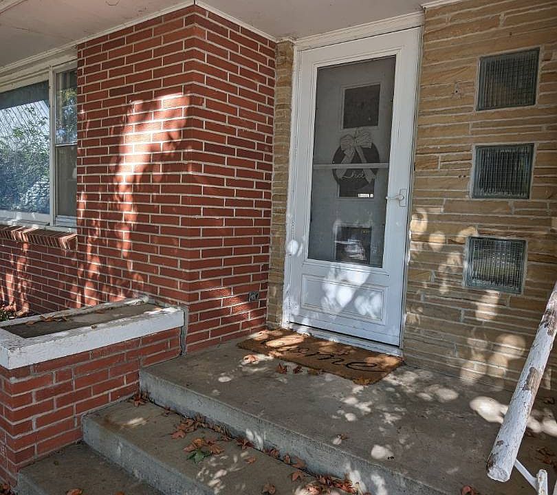 402 E Main St, Exira, IA 50076 MLS 11216566 Zillow