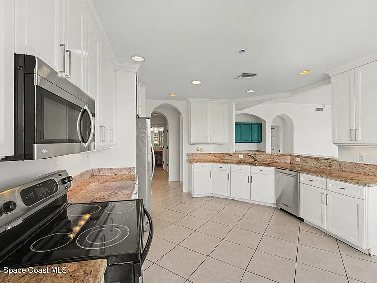 1437 Pineapple Ave #501 — Photo 11