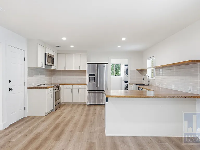 2703 Burleson Rd — Photo 10
