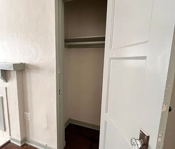 512 N Alexandria Ave #104 — Photo 4