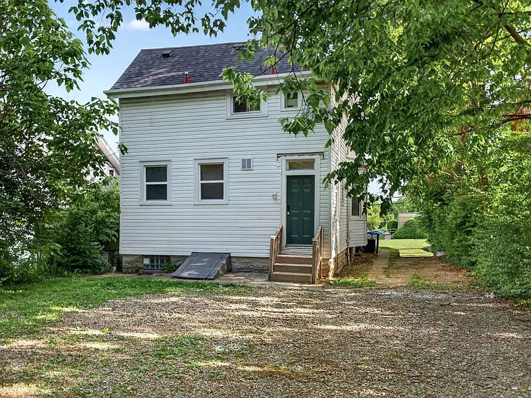 1407 W North Bend Rd — Photo 32