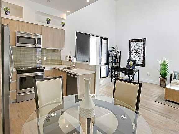 4th image of 210 N. Monterey St #213