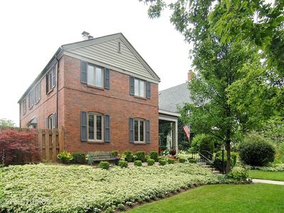 911 N East Ave, Oak Park, IL, 60302