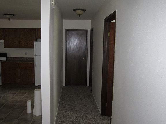 Hall to bath and bedroom