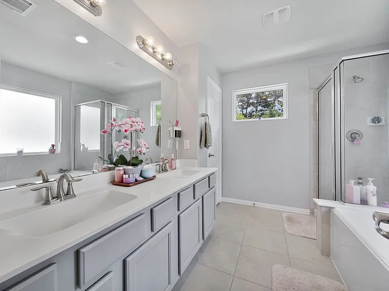 26028 Hasting Ridge Ln — Photo 32