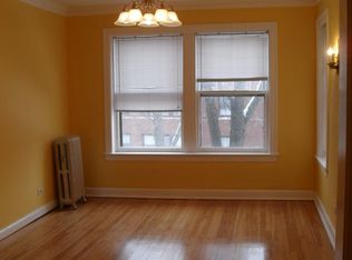 7035 N Ridge Blvd, Chicago, IL 60645