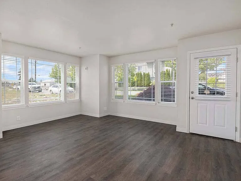 Pine Street Townhomes — Photo 8
