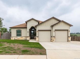615 Abbott Rdg, Saint Hedwig, TX 78152