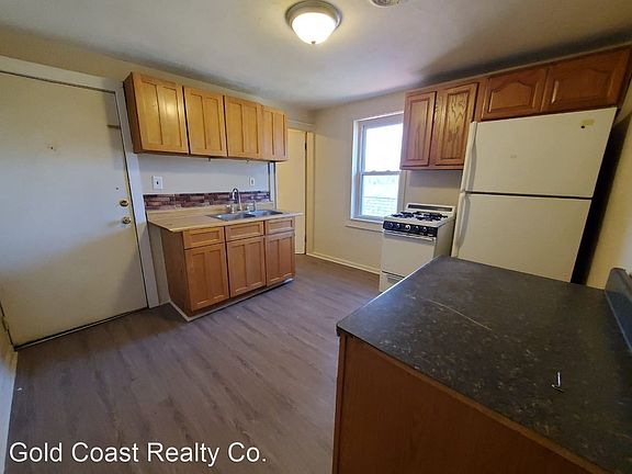 3rd image of 3443 Clearview Ave Unit 4