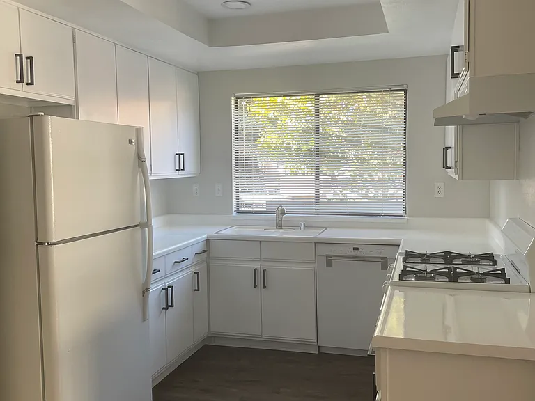 kitchen in 1 bedroom apt