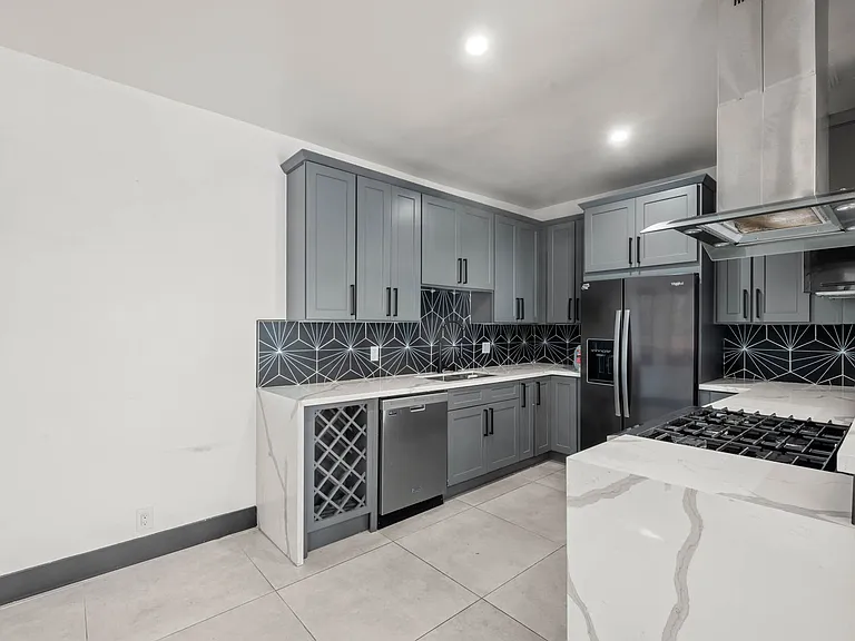 1415-1419 S Sherbourne Dr — Photo 5