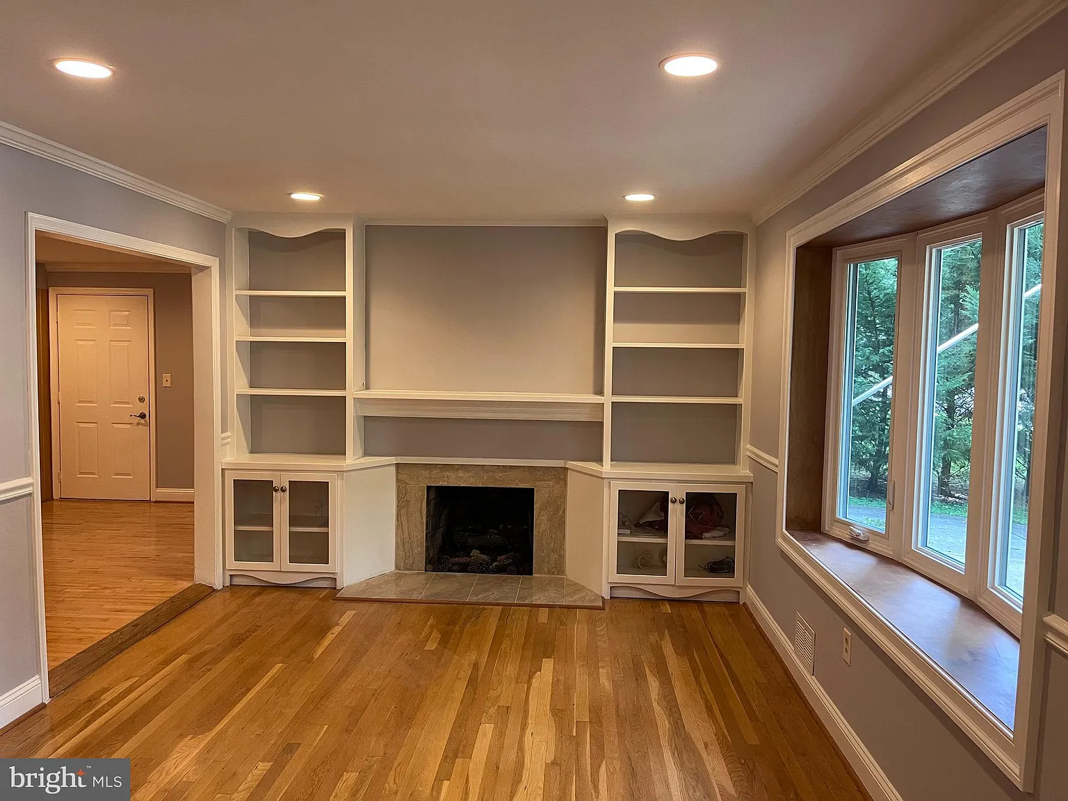 5 bed, 3.5 bath, 1804 sqft, $4,000 — Photo 3