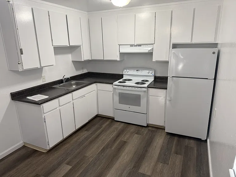 1851 Salem Ave — Photo 15