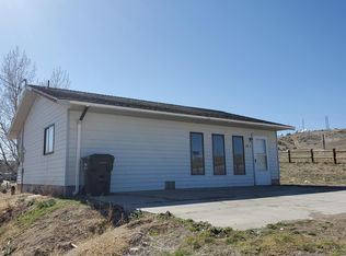 751 3rd St #C, Carlin, NV 89822