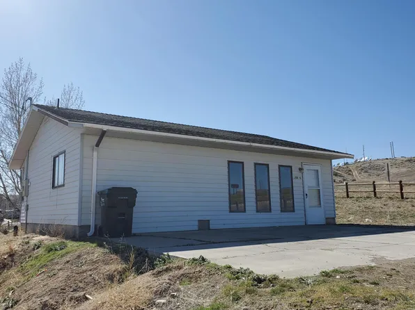 751 3rd St #C, Carlin, NV 89822