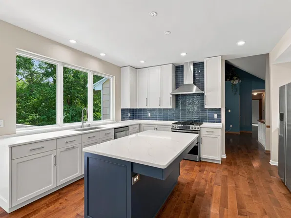 2412 Hillshire Dr, Columbia, MO 65203