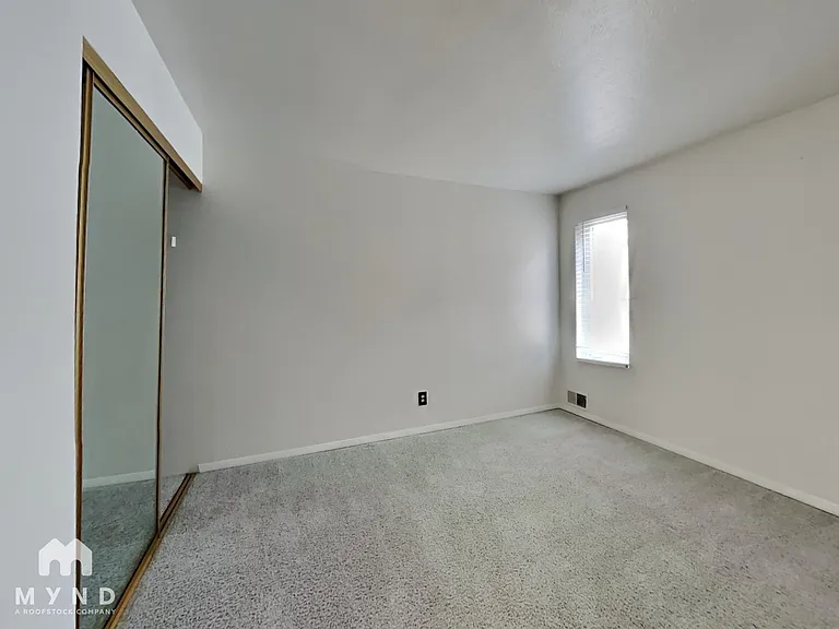 1050 S Monaco Pkwy #91 — Photo 15
