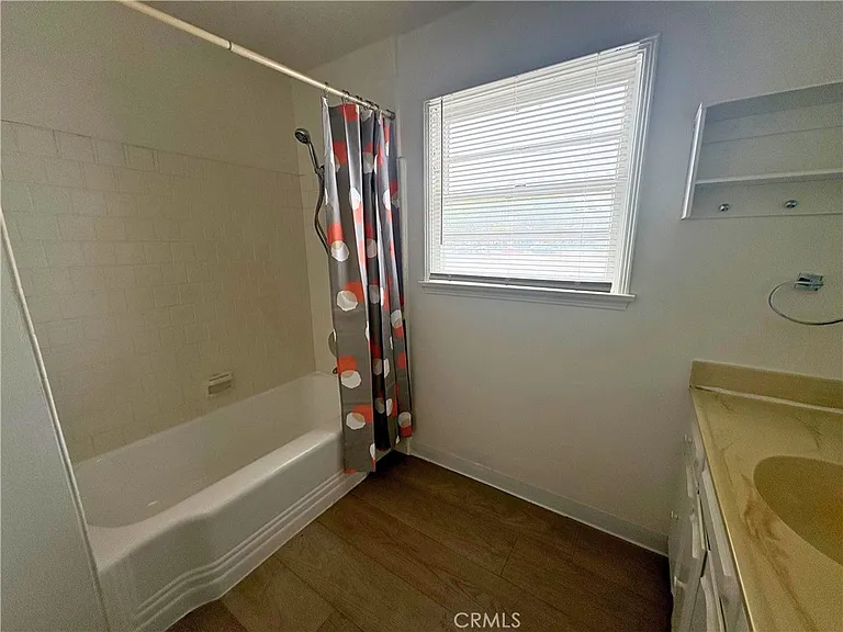 216 W D St — Photo 13