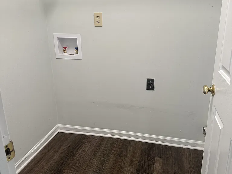 7528 Claymont Dr — Photo 19
