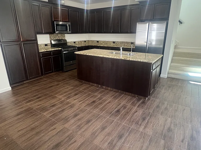 2017 Tarragon Rose Ct — Photo 6