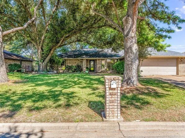 1113 Prairie Wind Blvd, Stephenville, TX 76401
