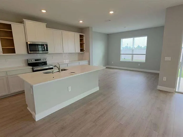 2212 Sienna Spruce St — Photo 4