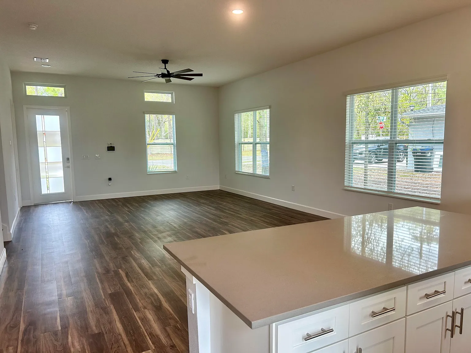 4 bed, 3.5 bath, 2151 sqft, $3,150 — Photo 4