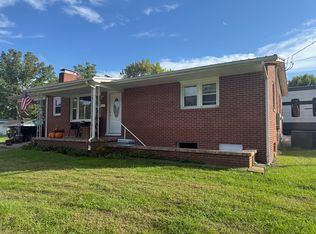 163 Dayton Dr, Waynesville, NC 28786