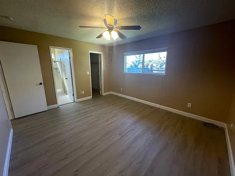 3233 Nightingale Dr — Photo 17