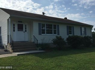 9743 Conde Rd, Marshall, VA 20115