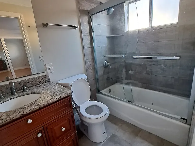 509 Maple St #2 — Photo 7