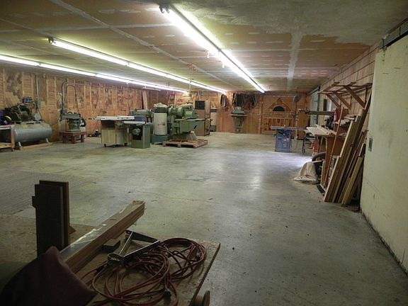 2nd image of 40 NE Camano Dr