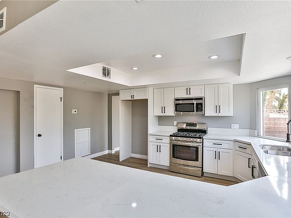 5th image of 3635 Terrace Dr