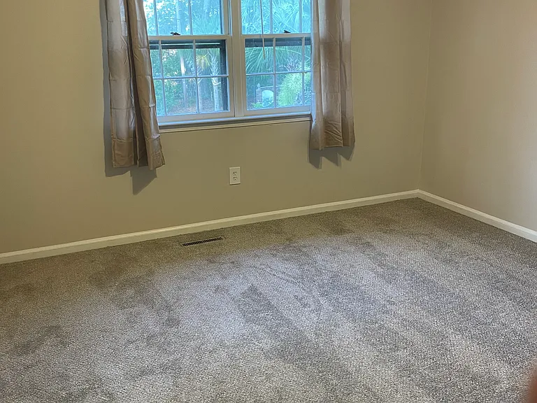 202 Saint Charles Ct — Photo 3