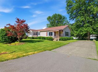 485 Cohassett Dr, Hermitage, PA 16148