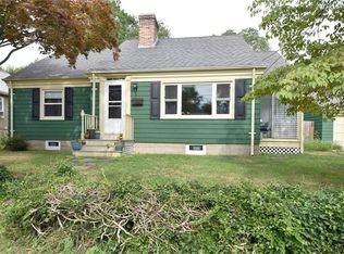 12 Pensaukee Ave, North Providence, RI 02911