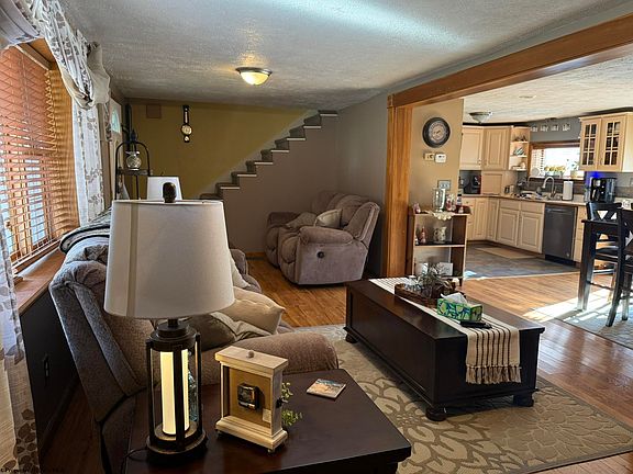 4th image of 216 Zachs Run Rd