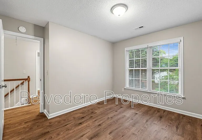 2320 Meadow Gate Dr — Photo 16