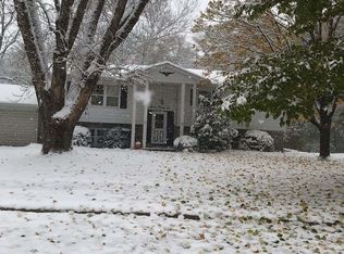 726 Schick Rd, Clinton, IA 52732