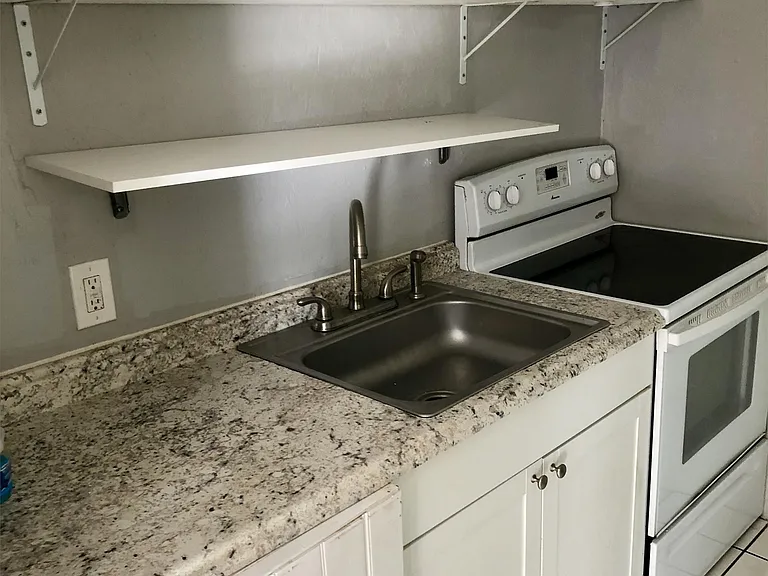 107 Washington St #5 — Photo 14