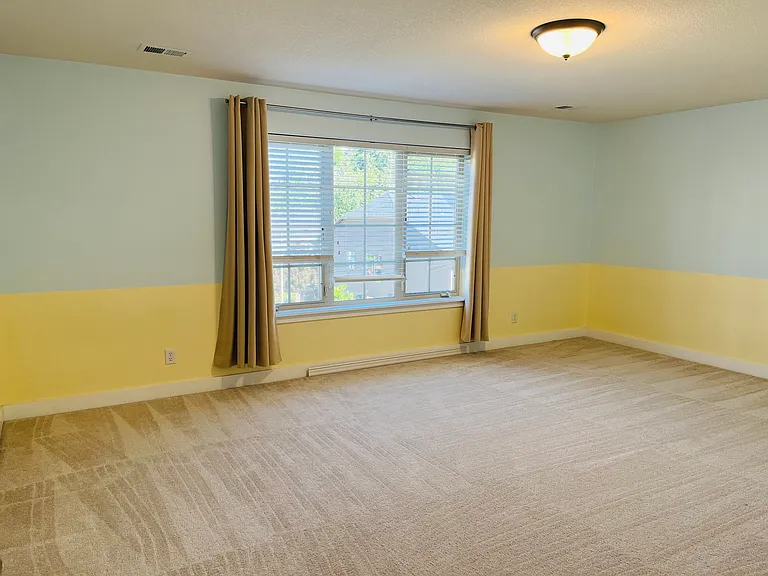 2459 NW Parnell Ter — Photo 11