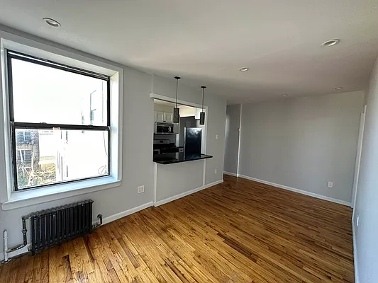 Rented by Premier Metro Realty Corp | media 2