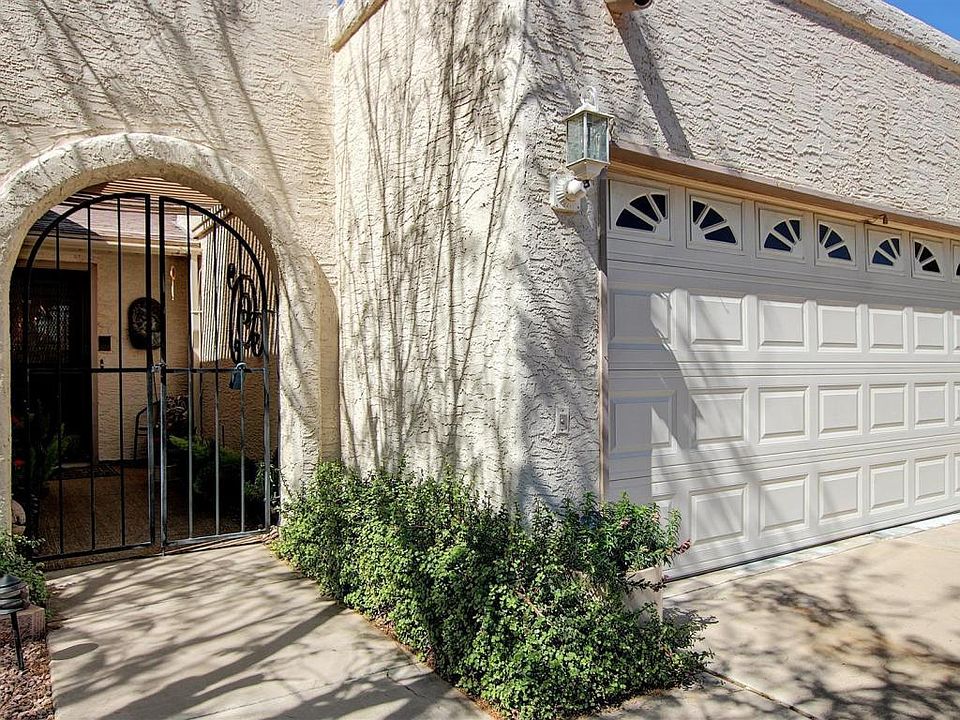 1st image of 25642 S Boxwood Dr