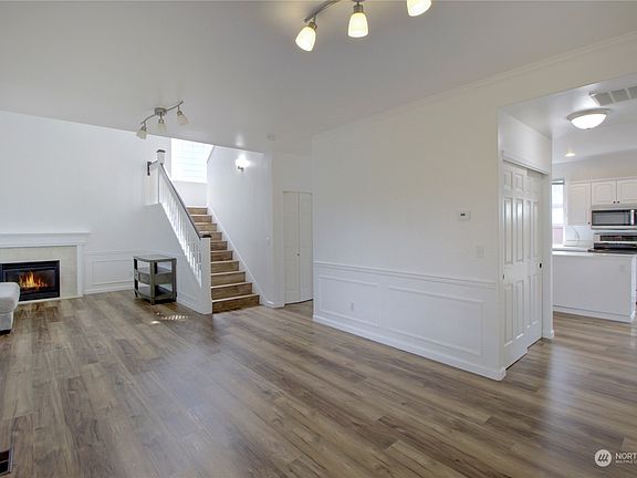5th image of 9503 180th Avenue E