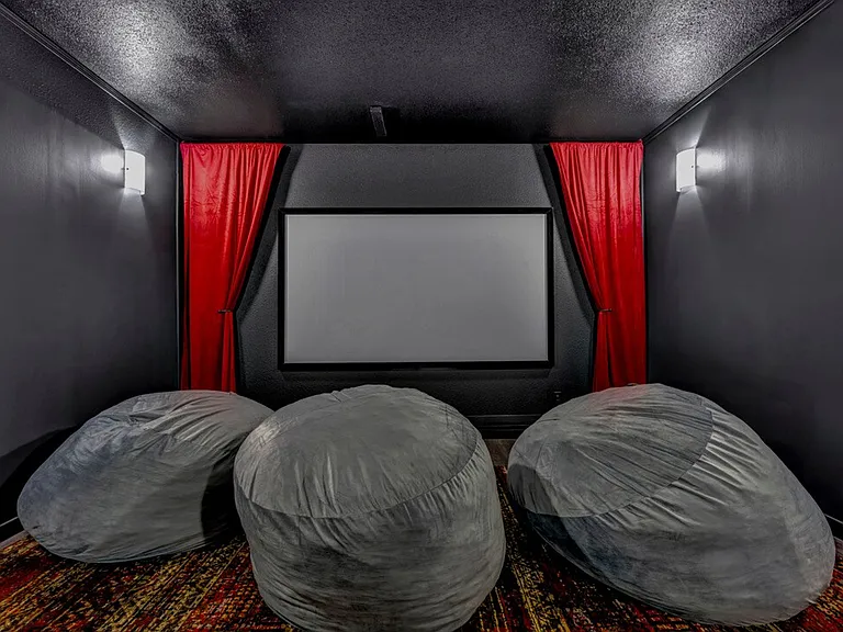 Building's Lounge